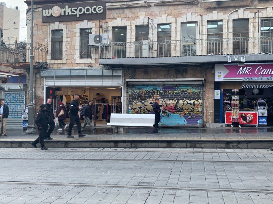 8C39E150-338D-4AEF-A712-B716D8561427