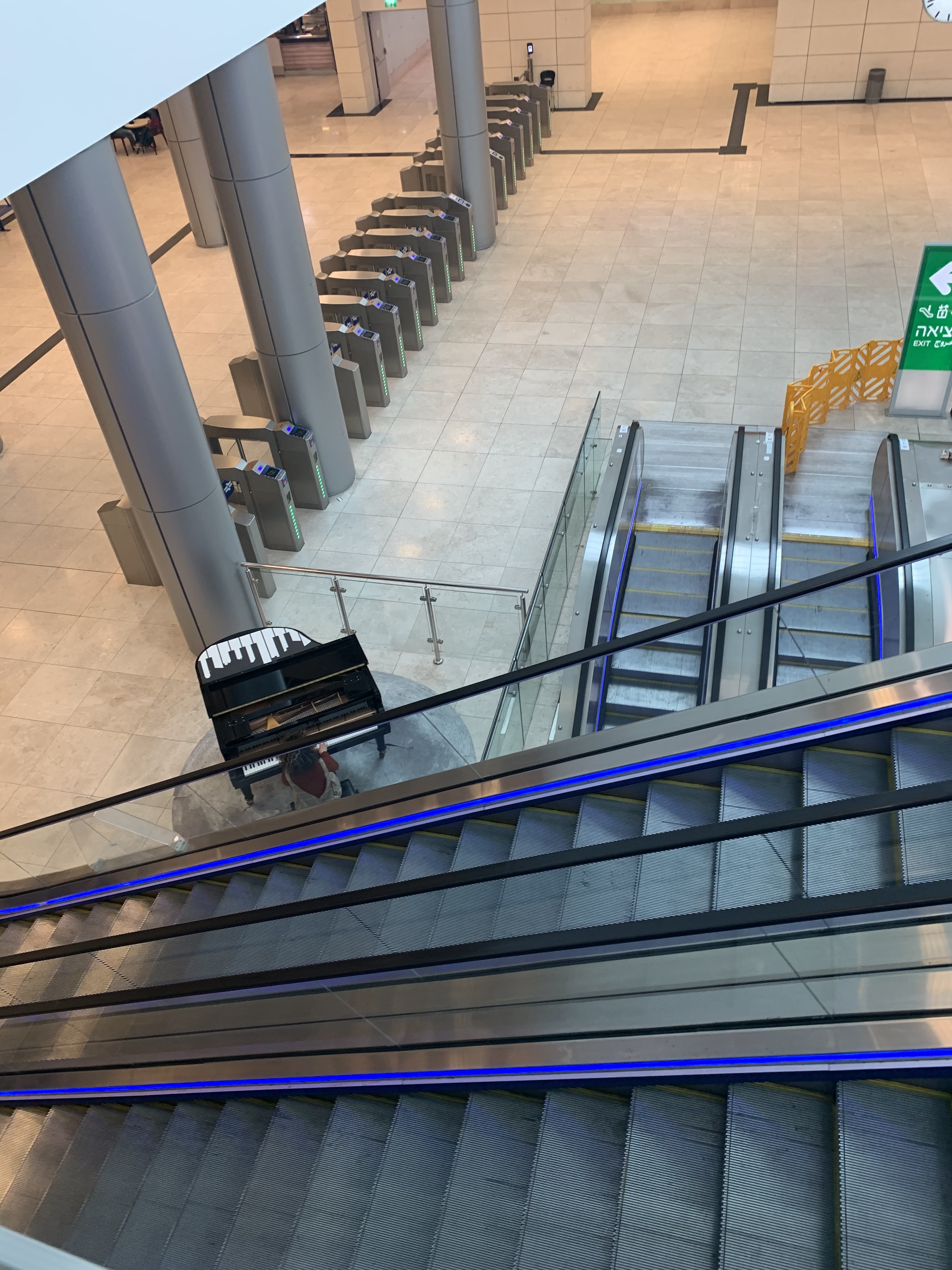 EAFF6324-2F04-45EF-A264-5498627B1F2D